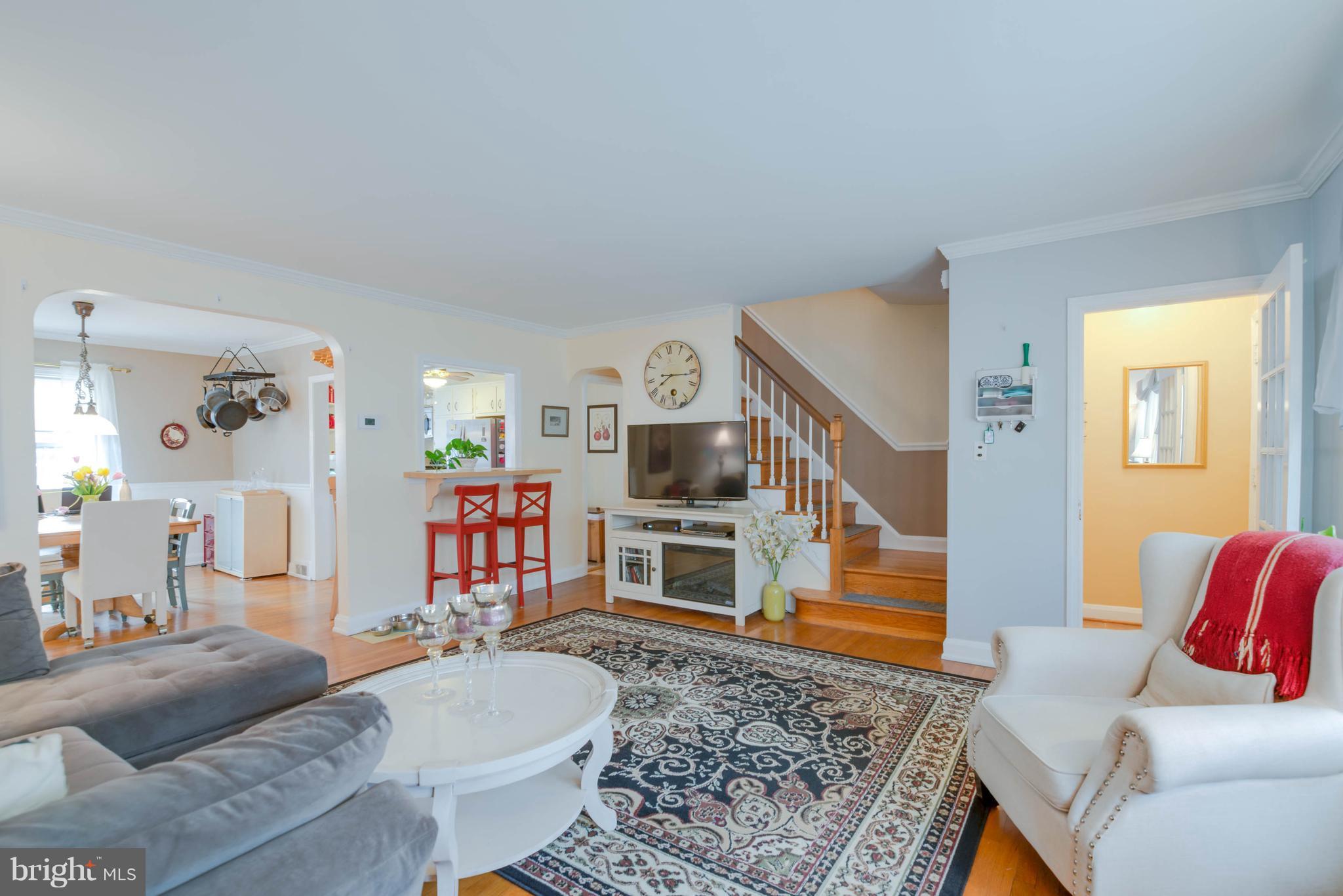 1814 Glen Ridge Road Towson, MD 21286 - Photo 3 of 30 Living Room