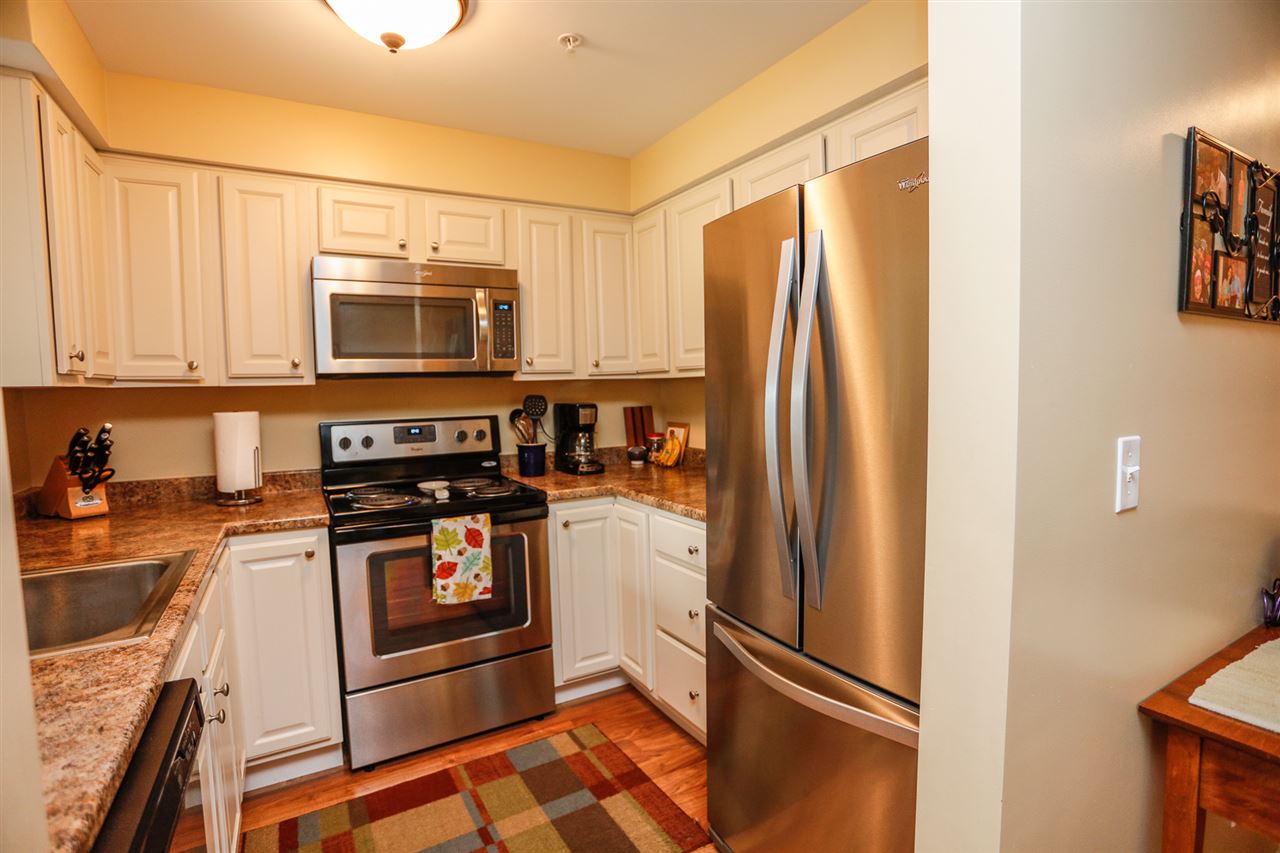 28 Dustin Homestead, Unit 28 Rochester, NH 03867 - Photo 10 of 38