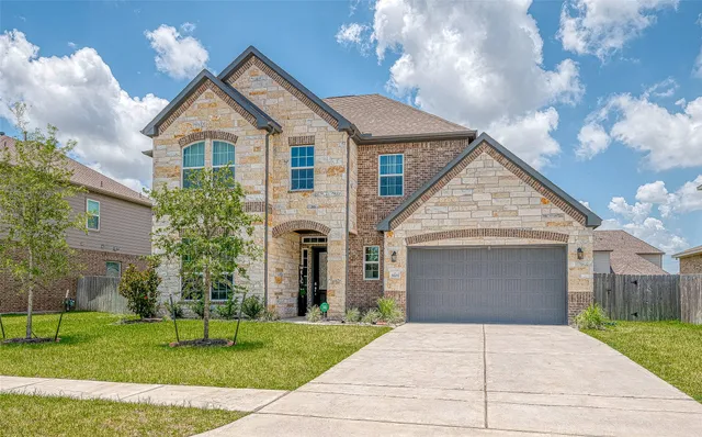 $3,300 | 9207 Secretariat Lane, Mont Belvieu, TX 77523