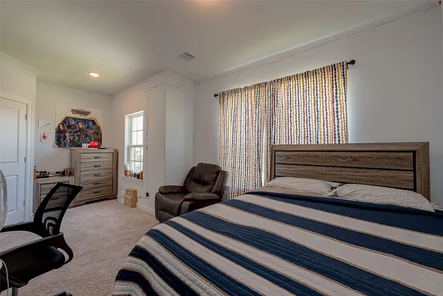 $3,300 | 9207 Secretariat Lane, Mont Belvieu, TX 77523