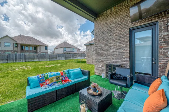 $3,300 | 9207 Secretariat Lane, Mont Belvieu, TX 77523