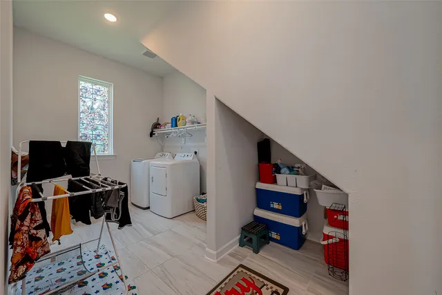 $3,300 | 9207 Secretariat Lane, Mont Belvieu, TX 77523