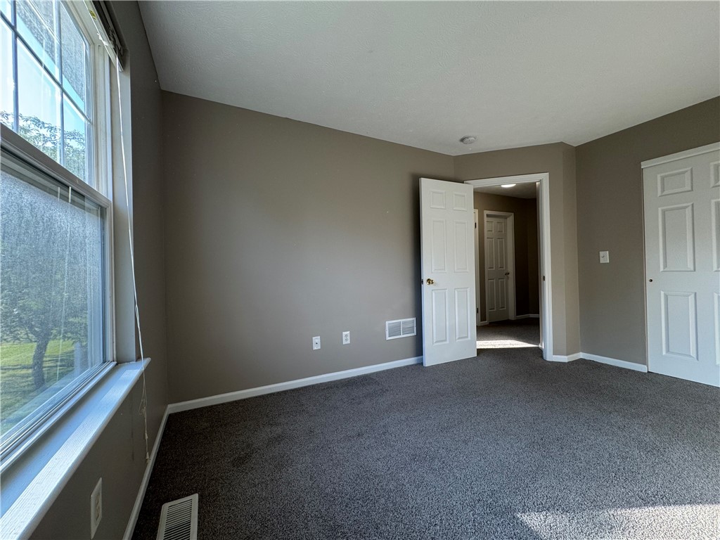 778 Royal Sunset Drive Webster, NY 14580 - Photo 28 of 38 Typical other bedroom with closet
