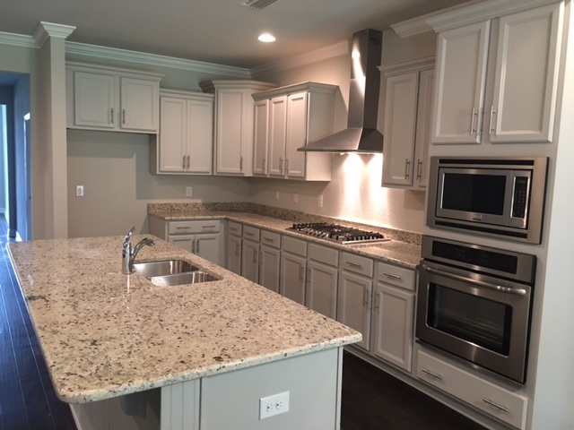 4164 Craigend Loop Gulf Shores, AL 36542 - Photo 5 of 9 Large Kitchen Island