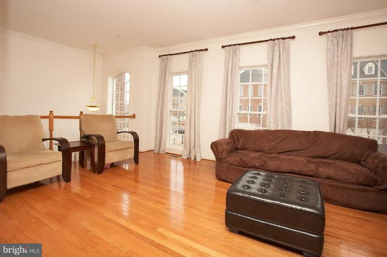 921 Highland Ridge Avenue Gaithersburg, MD 20878 - Photo 14 of 20 Living Room #2