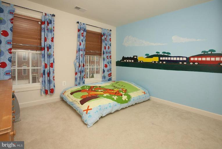 921 Highland Ridge Avenue Gaithersburg, MD 20878 - Photo 3 of 20 Bedroom #2