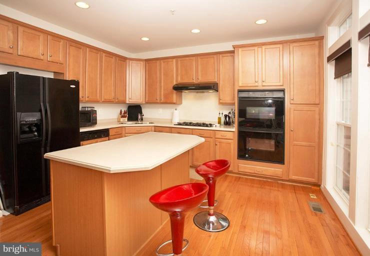 921 Highland Ridge Avenue Gaithersburg, MD 20878 - Photo 10 of 20 Kitchen #2