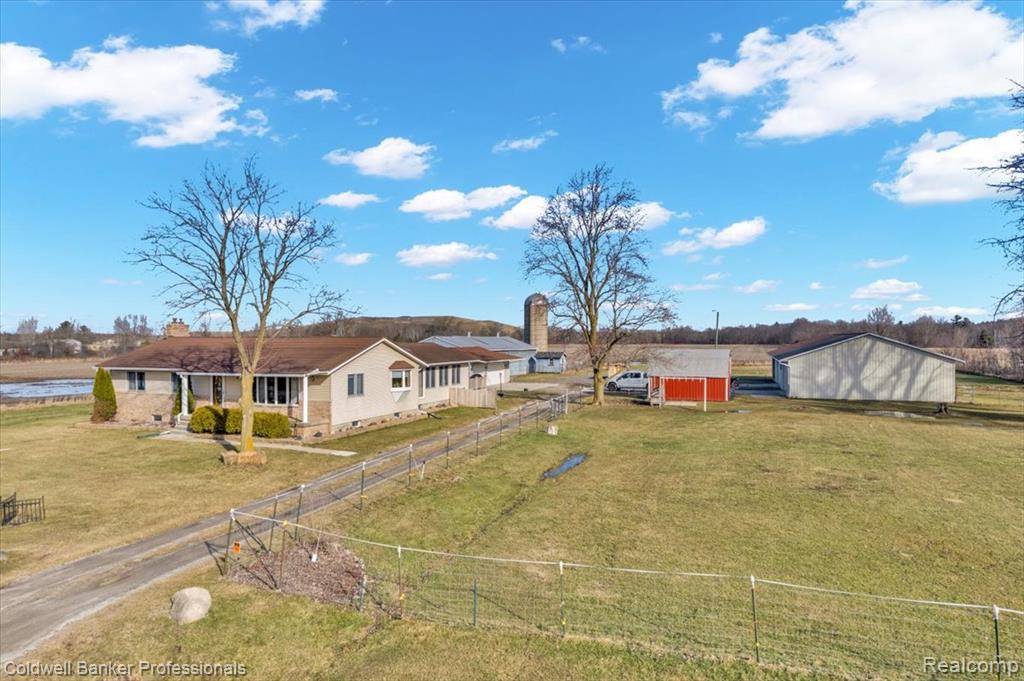 7410 Wilson Road Montrose, MI 48457 - Photo 3 of 38