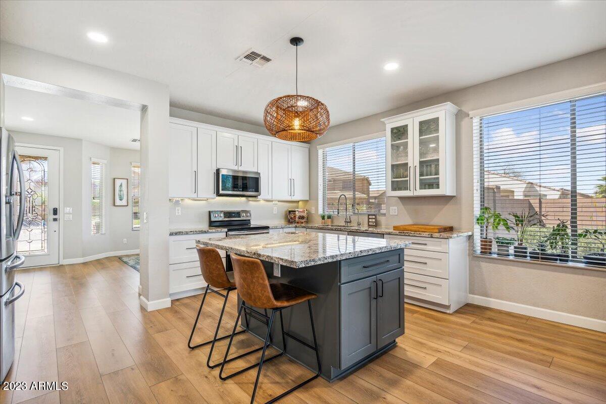 2934 West Carson Road Phoenix, AZ 85041 - Photo 2 of 15 Gorgeous Kitchen!