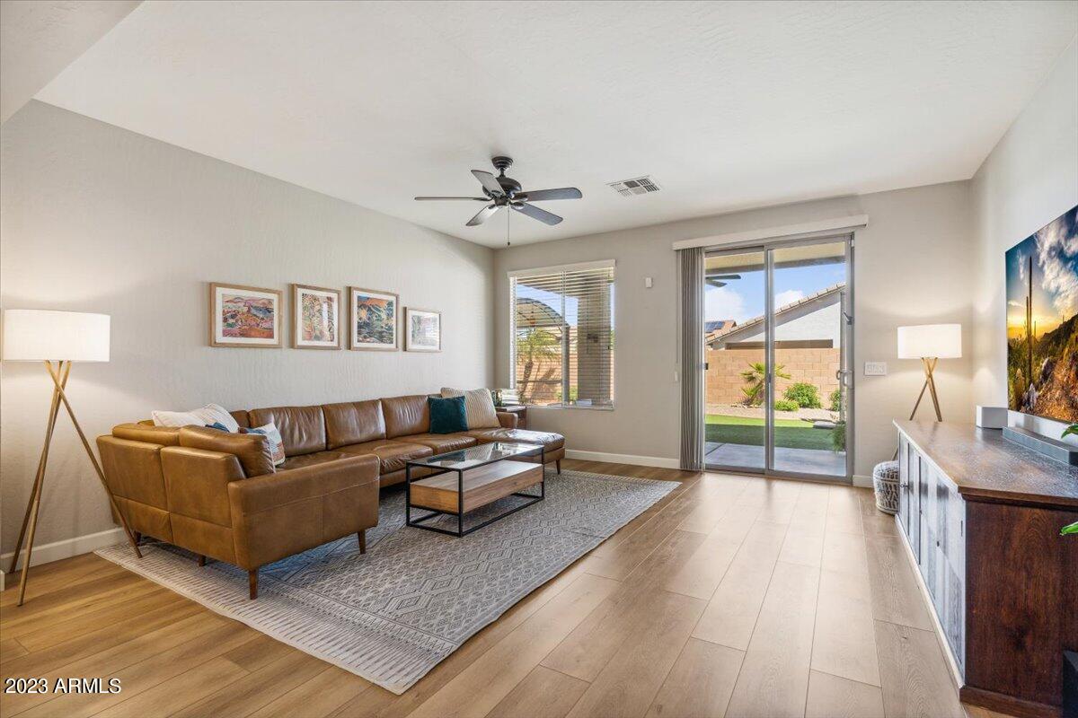 2934 West Carson Road Phoenix, AZ 85041 - Photo 4 of 15 Great Room!