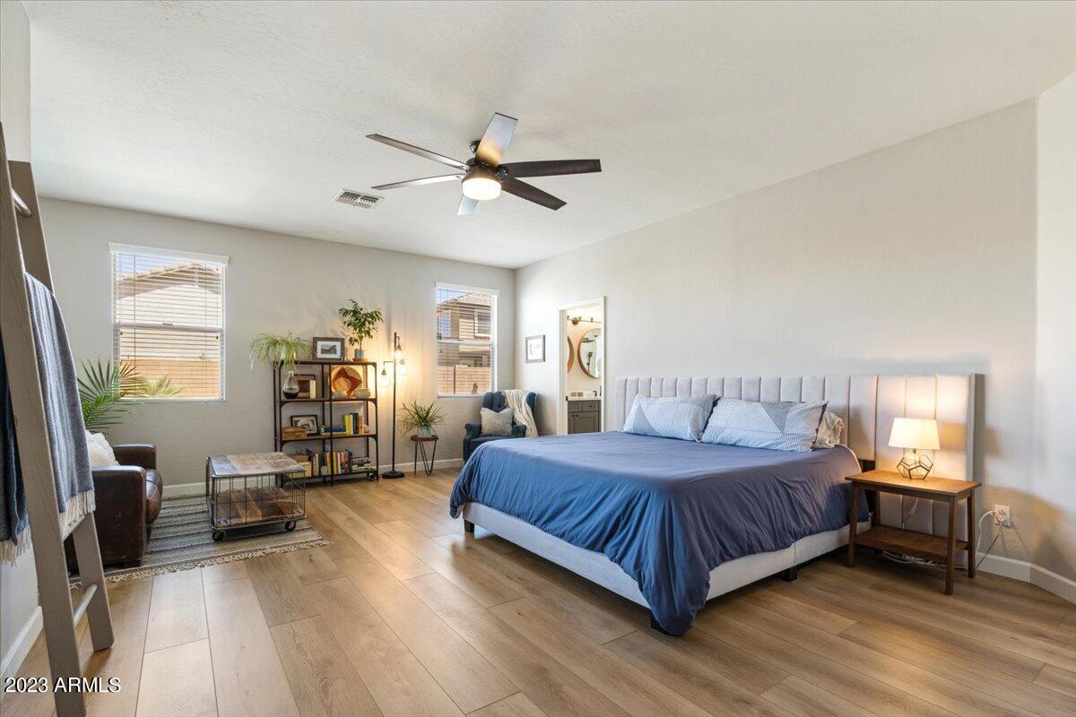 2934 West Carson Road Phoenix, AZ 85041 - Photo 10 of 15 Owner's Suite!