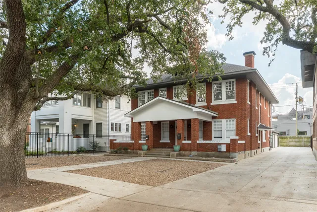 $2,500 | 608 Avondale Street, Houston, TX 77006