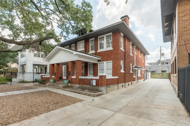 $2,500 | 608 Avondale Street, Houston, TX 77006