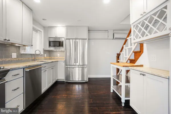 $3,300 | 3829 South Four Mile Run Drive, Arlington, VA 22204