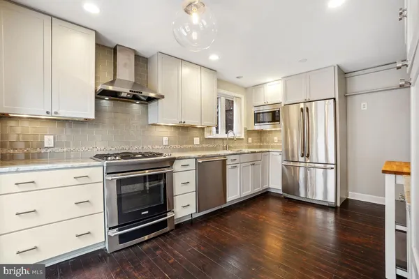 $3,300 | 3829 South Four Mile Run Drive, Arlington, VA 22204