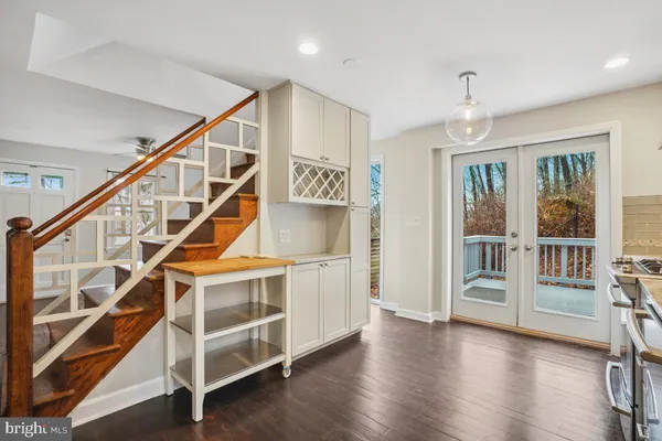 $3,300 | 3829 South Four Mile Run Drive, Arlington, VA 22204