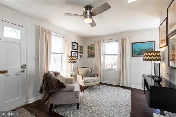 $3,300 | 3829 South Four Mile Run Drive, Arlington, VA 22204