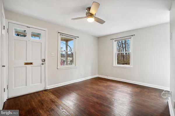 $3,300 | 3829 South Four Mile Run Drive, Arlington, VA 22204