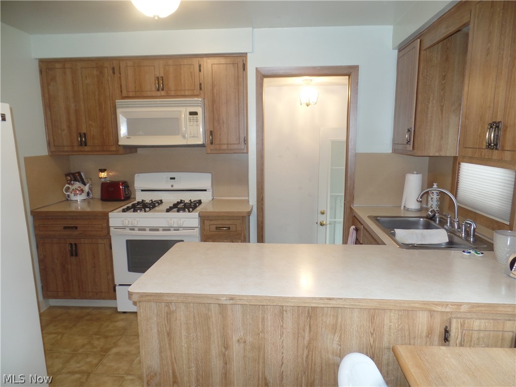 6773 Maplewood Road Parma Heights, OH 44130 - Photo 9 of 26