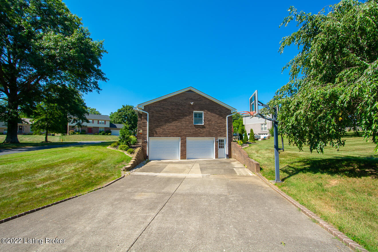 12129 Maplewood Road Goshen, KY 40026 - Photo 47 of 54 Driveway/Garage