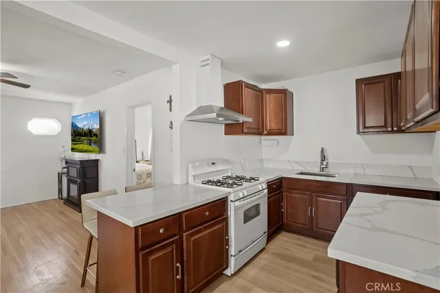 $1,299,000 | 300 West Hillsdale Street, Inglewood, CA 90302