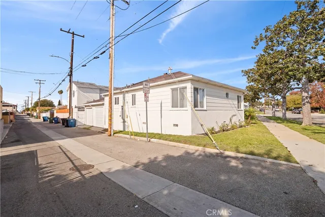 $1,299,000 | 300 West Hillsdale Street, Inglewood, CA 90302