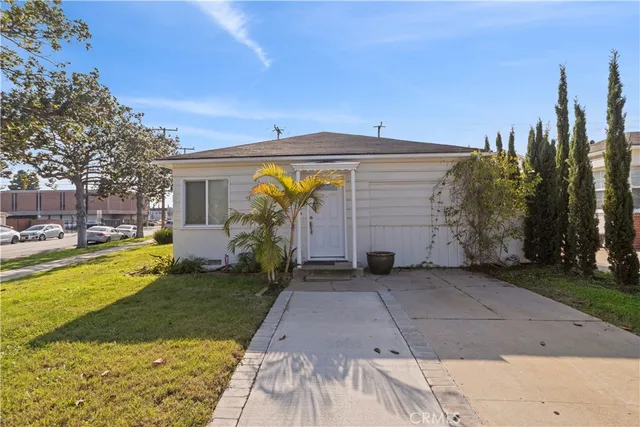 $1,299,000 | 300 West Hillsdale Street, Inglewood, CA 90302