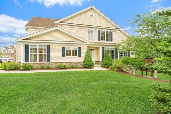 $699,900 | 1 Avebury Lane, Unit 31, Marlborough, MA 01752