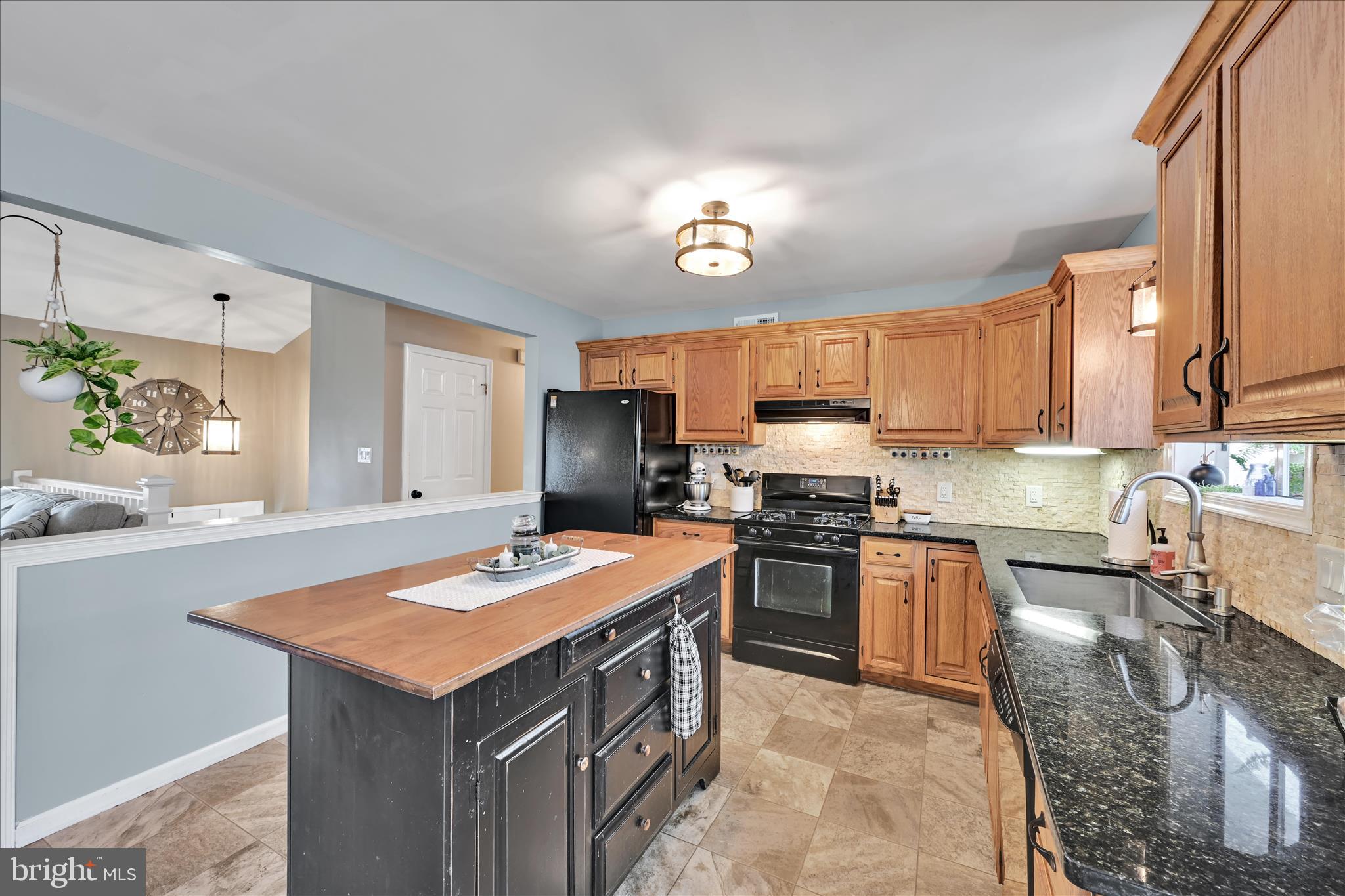 122 Witmer Road Reinholds, PA 17569 - Photo 28 of 46 Kitchen