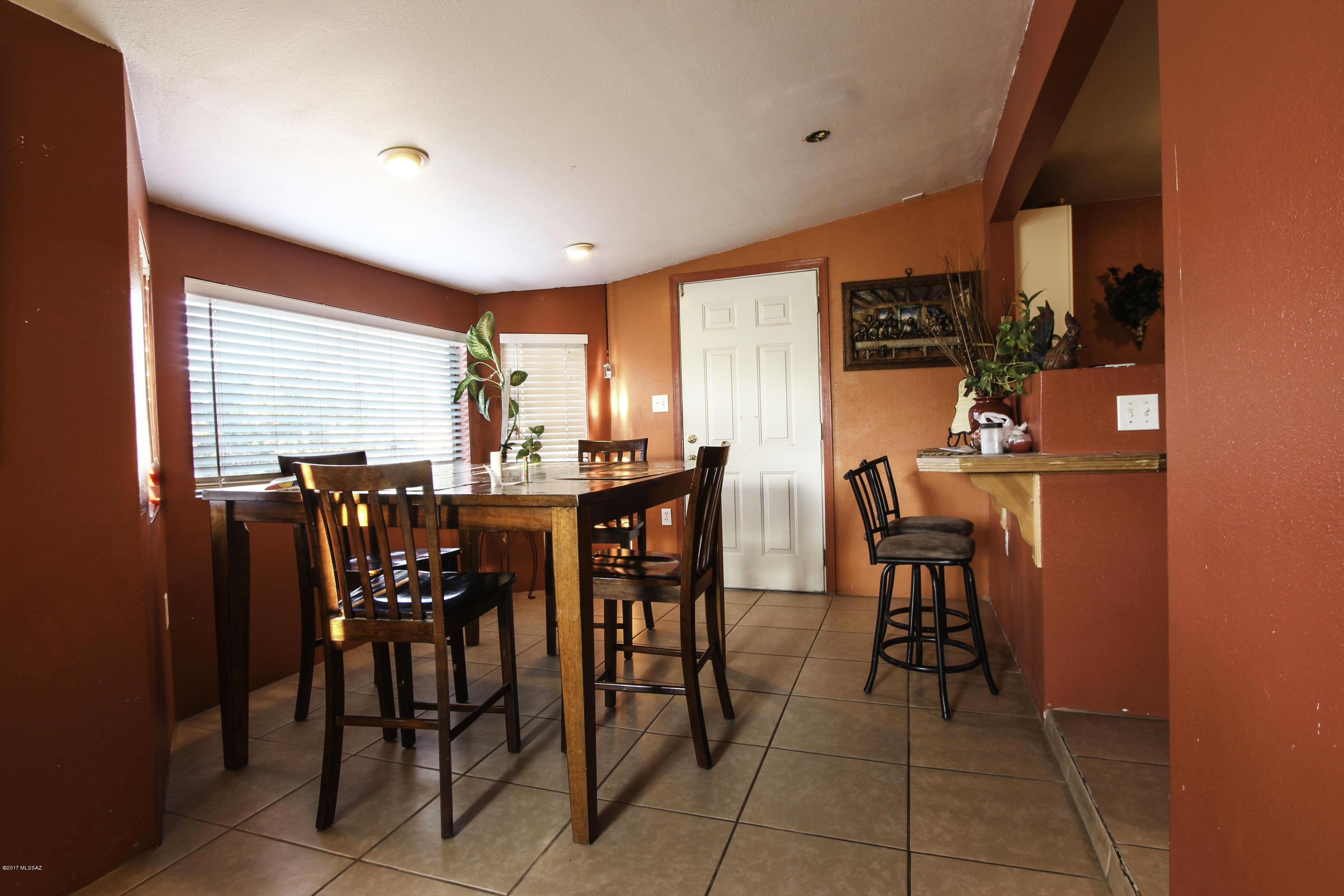 2732 West Bird Road Tucson, AZ 85746 - Photo 10 of 21 Gallery Image 10