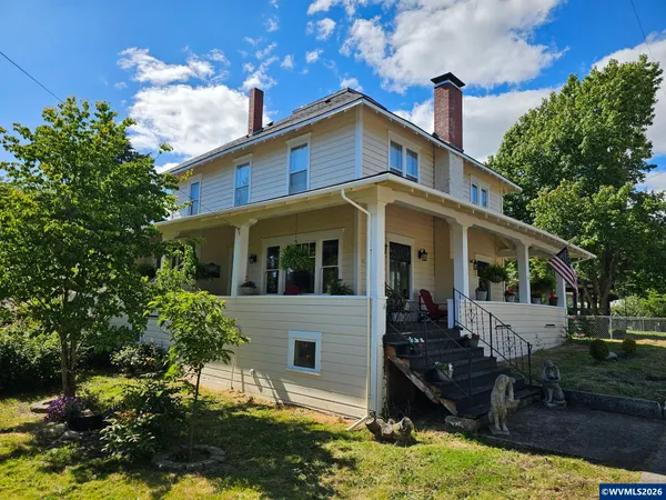 $589,000 | 329 South 1st Avenue, Mill City, OR 97360
