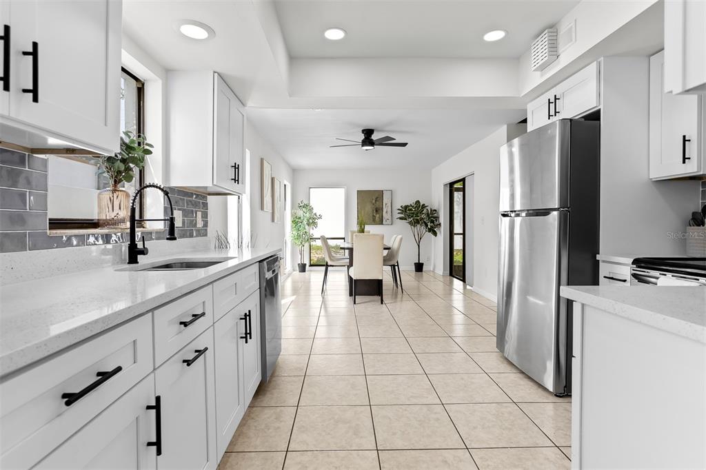 11508 Robles Del Rio Place Temple Terrace, FL 33617 - Photo 5 of 28