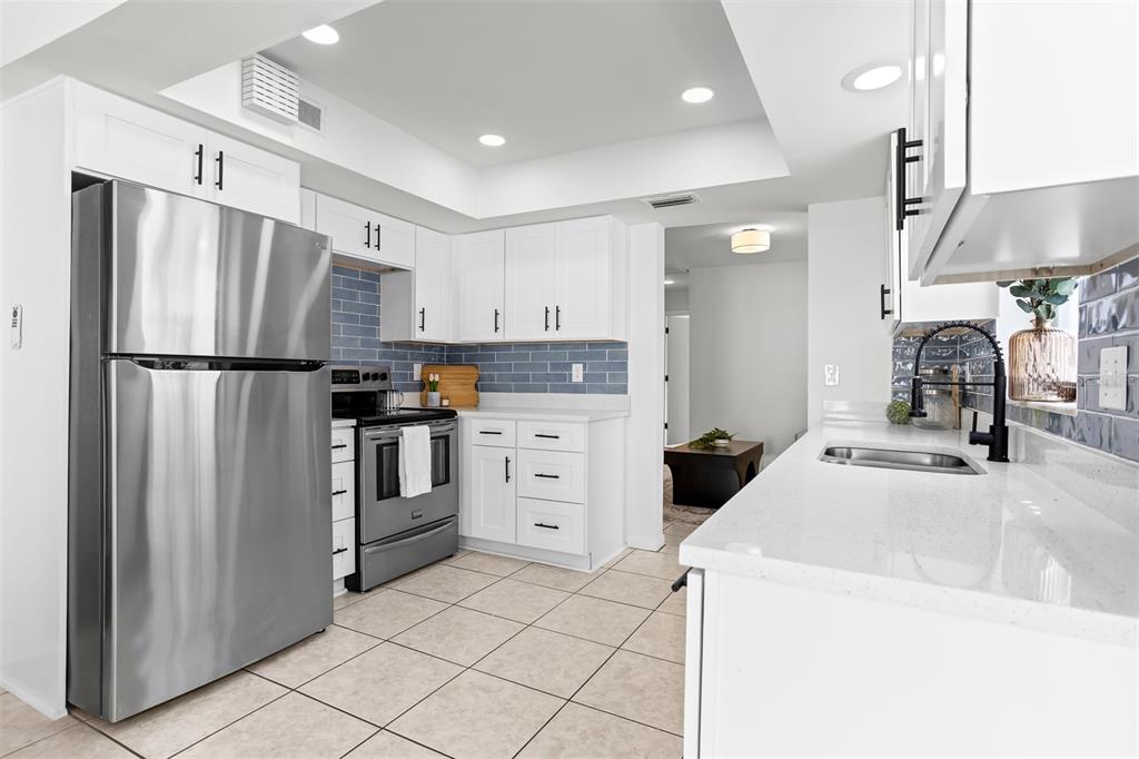 11508 Robles Del Rio Place Temple Terrace, FL 33617 - Photo 6 of 28