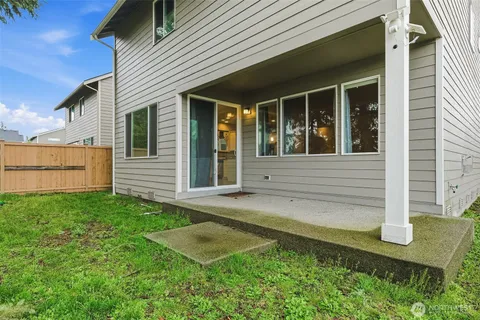 $599,999 | 18128 38th Ave Court East, Tacoma, WA 98446