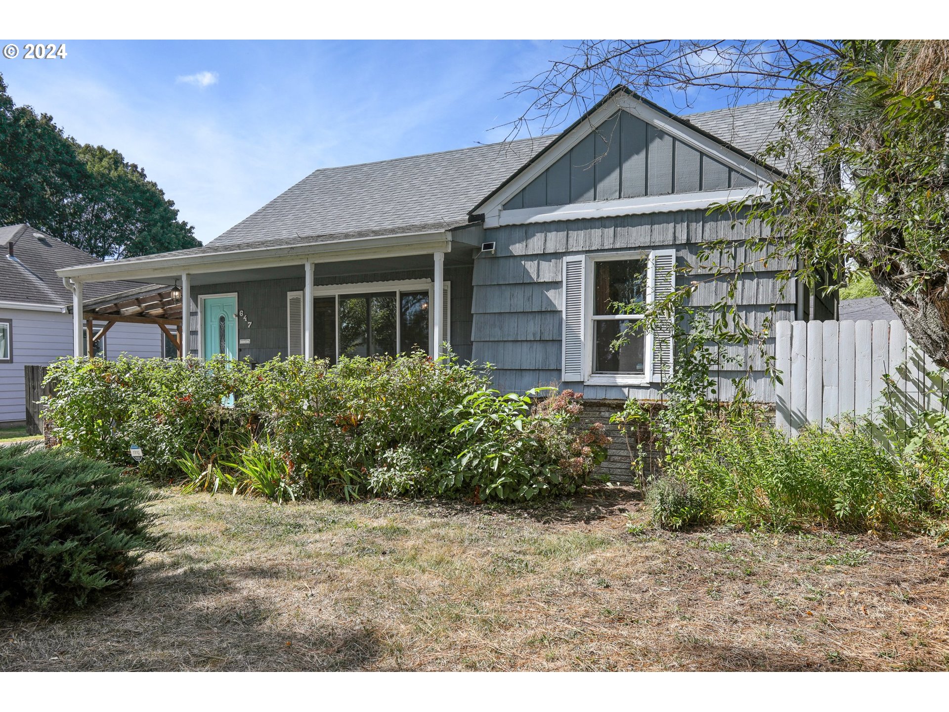 647 Oregon Way Longview, WA 98632 - Photo 3 of 32 Gallery Image 3