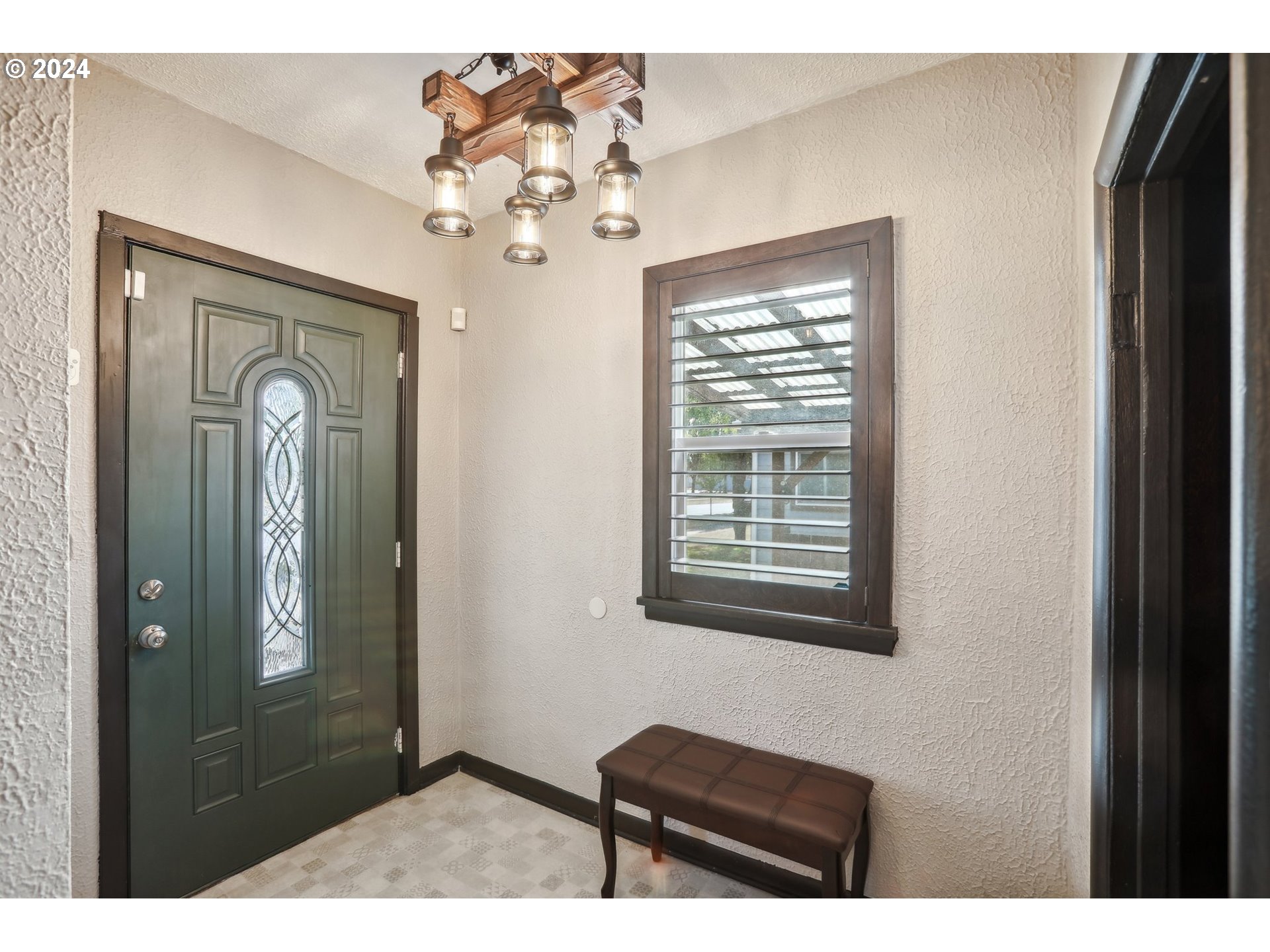 647 Oregon Way Longview, WA 98632 - Photo 6 of 32 Gallery Image 6