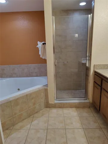 $220,500 | 12521 Floridays Resort Drive, Unit 207F, Orlando, FL 32821