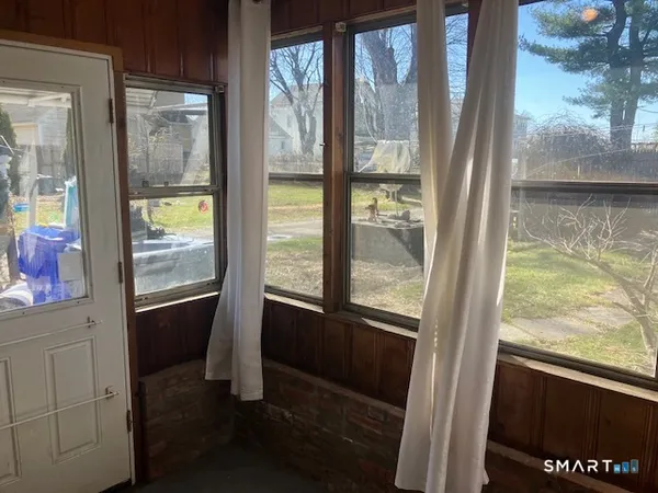 $279,900 | 9 Warriner Avenue, Enfield, CT 06082