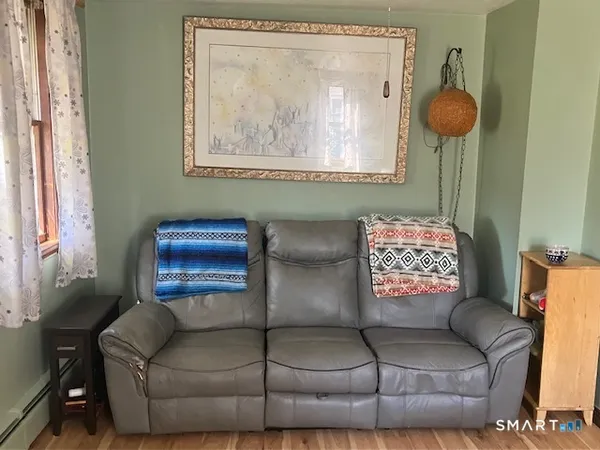 $279,900 | 9 Warriner Avenue, Enfield, CT 06082