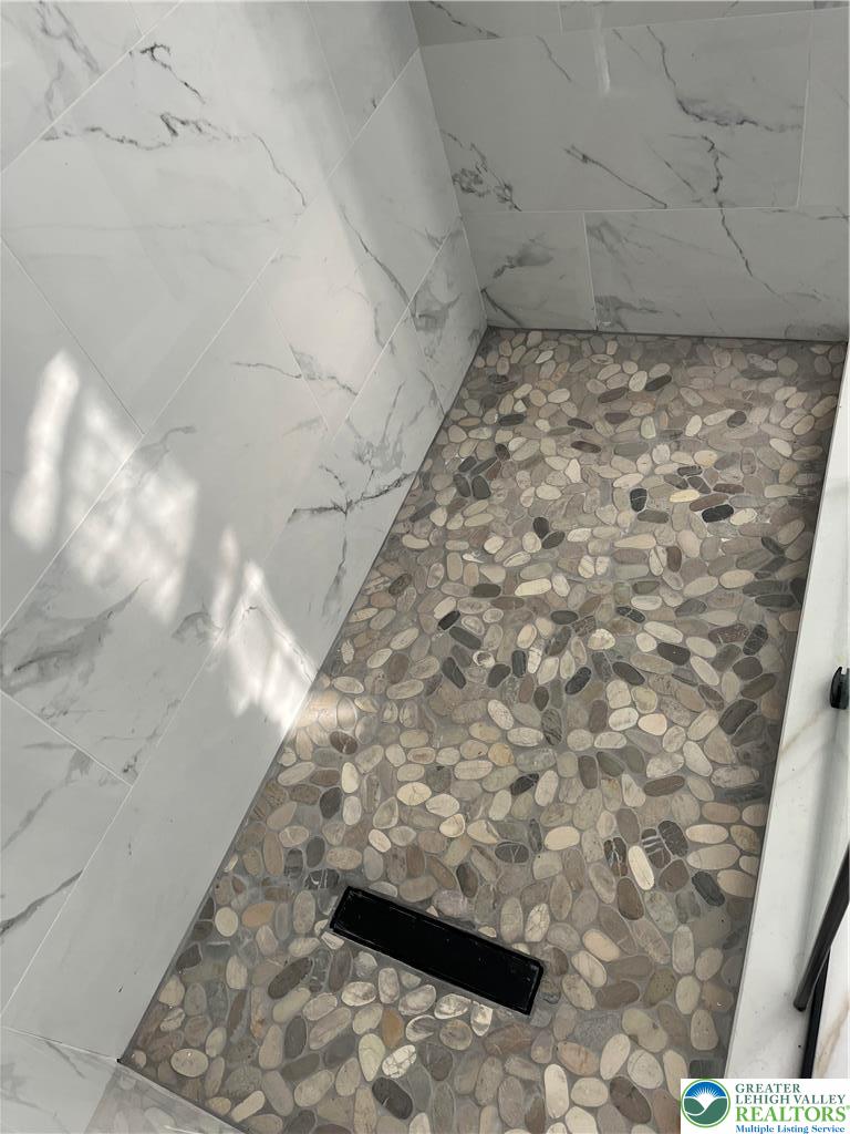 935 Buttonwood Street Emmaus, PA 18049 - Photo 18 of 34