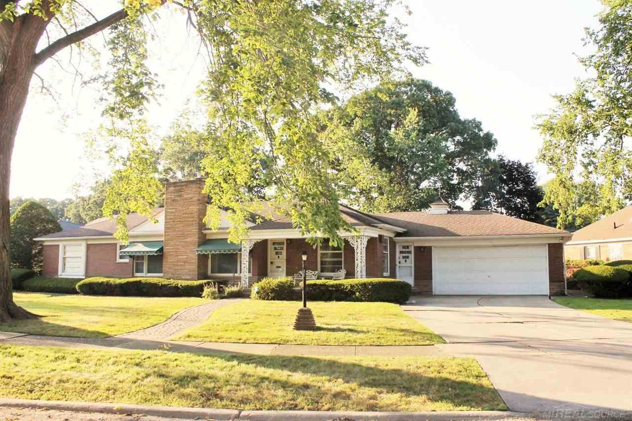 954 South Renaud Road Grosse Pointe Woods, MI 48236 - Photo 2 of 46