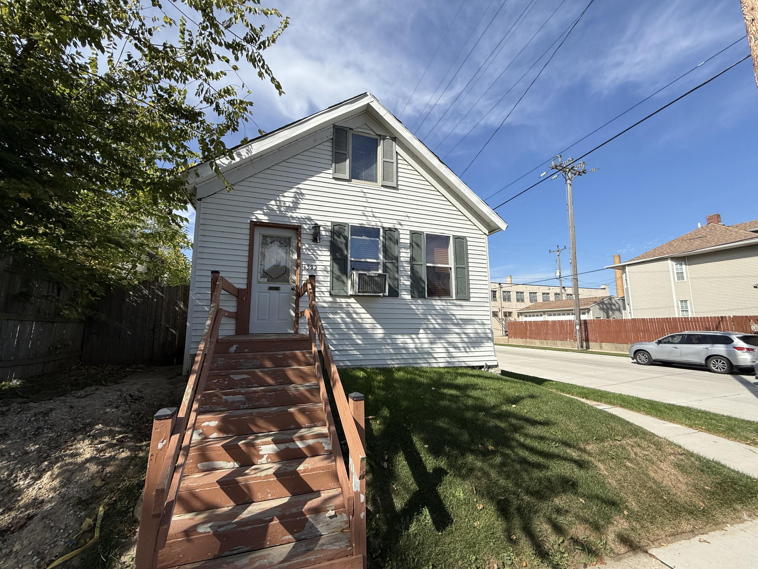 1322 Summit Avenue Racine, WI 53404 - Photo 1 of 1 Front of House