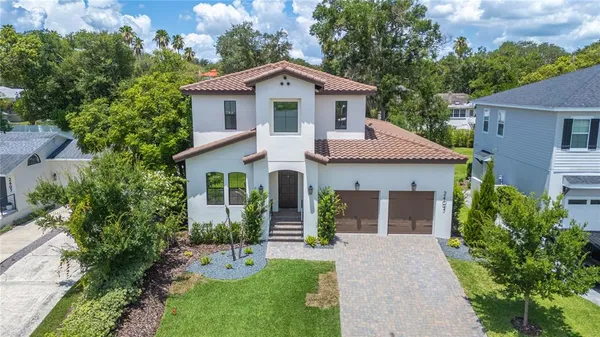 $965,000 | 2403 Derbyshire Avenue, Lakeland, FL 33803