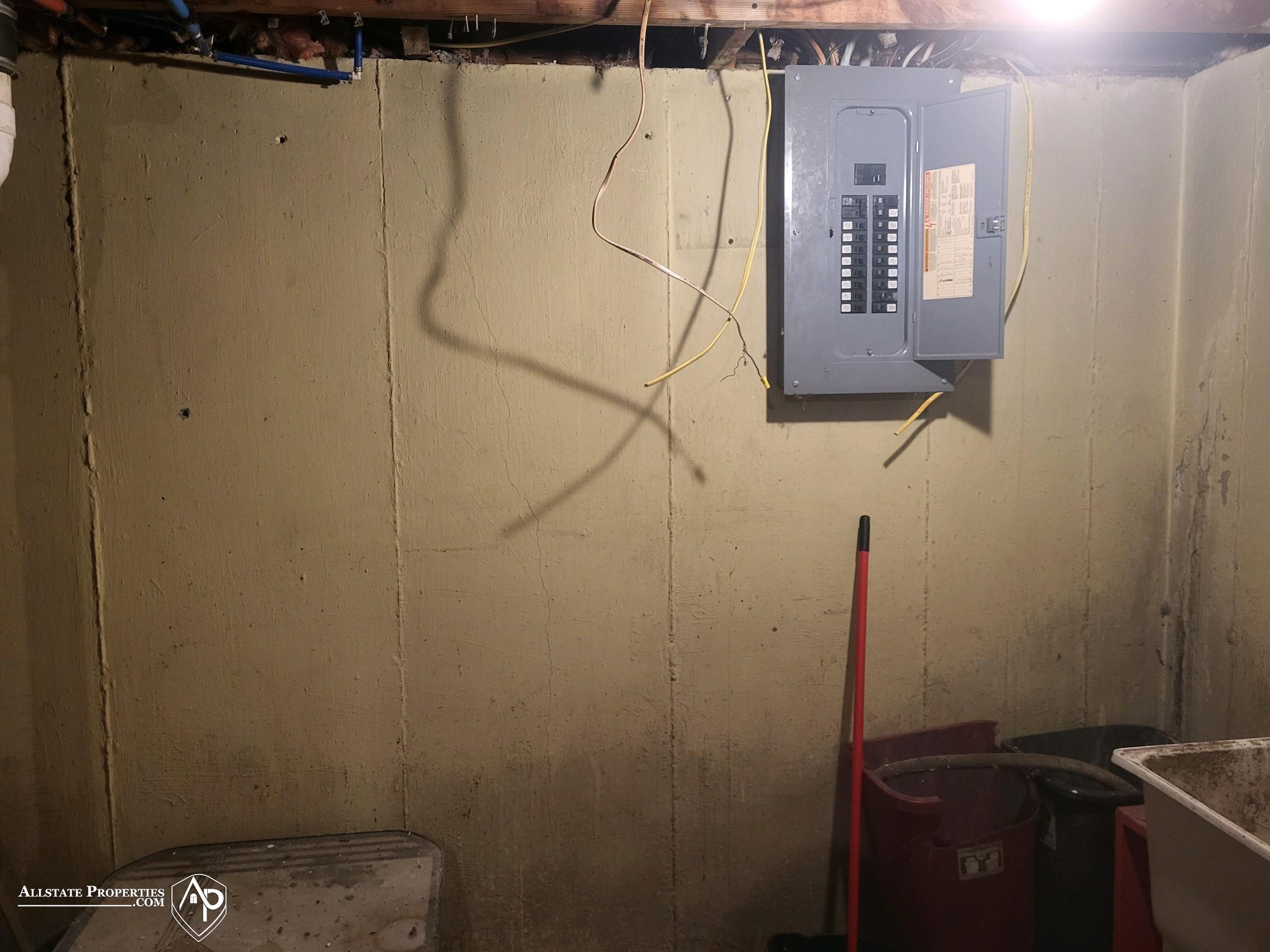 8858 Burt Road Detroit, MI 48228 - Photo 14 of 30 50129444-22305a8c-3315-4dc9-b3f4-af64807169da.JPG
