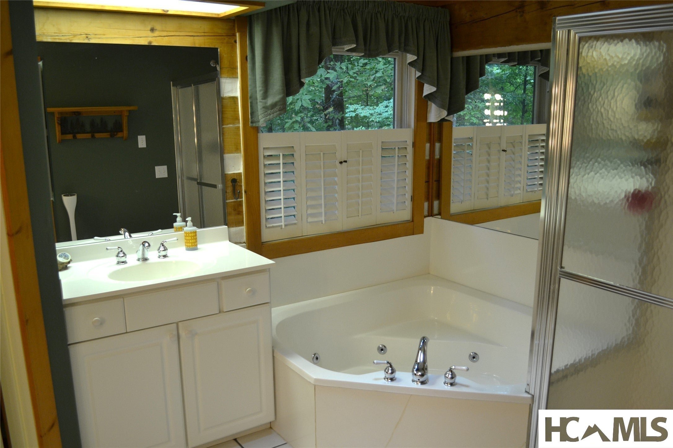 735 Bear Log Road Cashiers, NC 28717 - Photo 15 of 27 Gallery Image 15