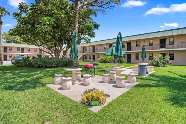 $1,395 | 1041 Southeast Monterey Road, Unit 24, Stuart, FL 34994