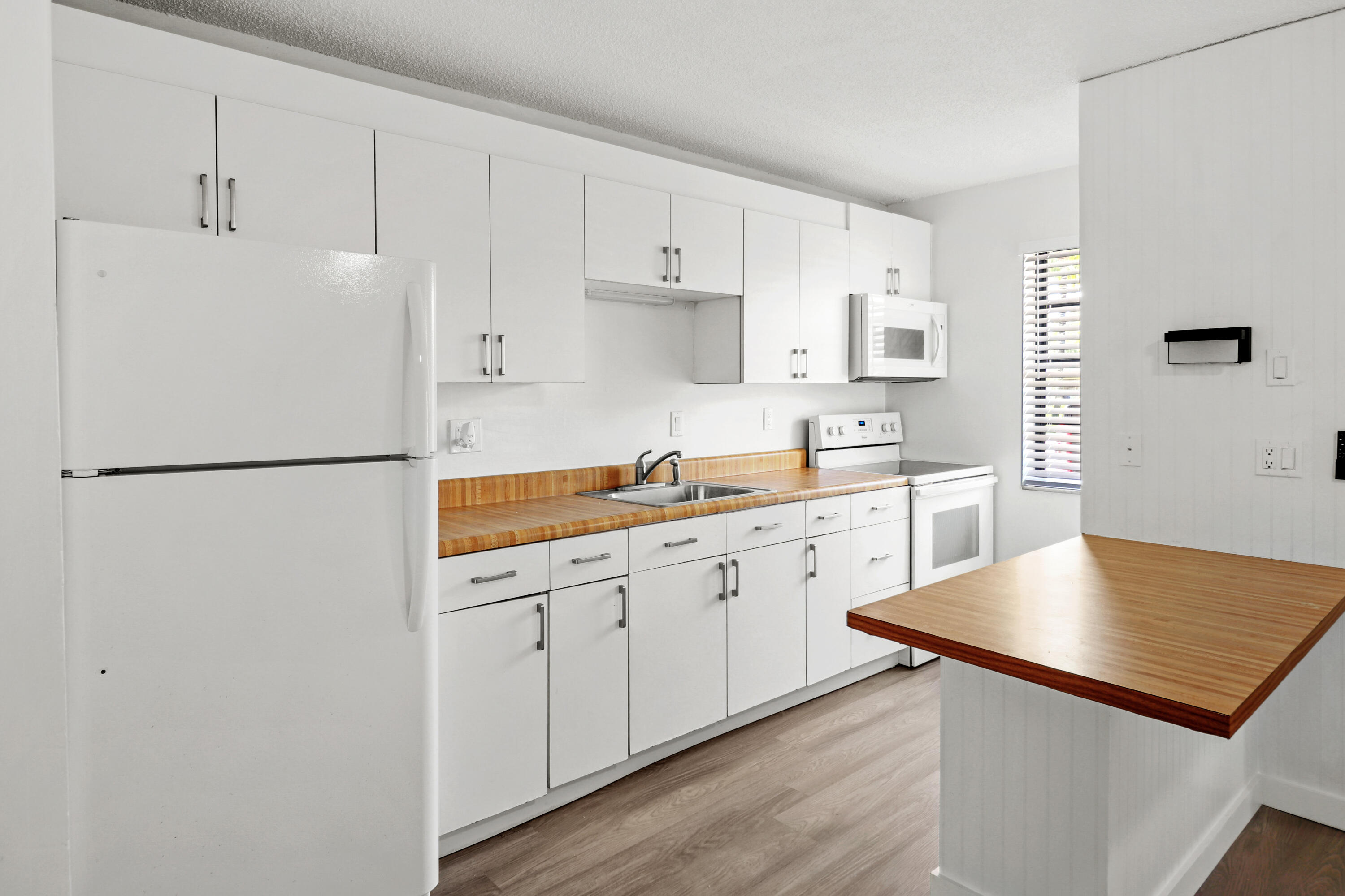 1041 Southeast Monterey Road, Unit 24 Stuart, FL 34994 - Photo 2 of 26 2-IMG_2503