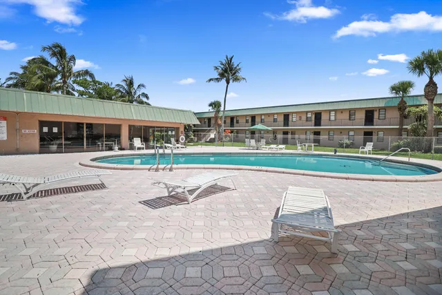 $1,395 | 1041 Southeast Monterey Road, Unit 24, Stuart, FL 34994