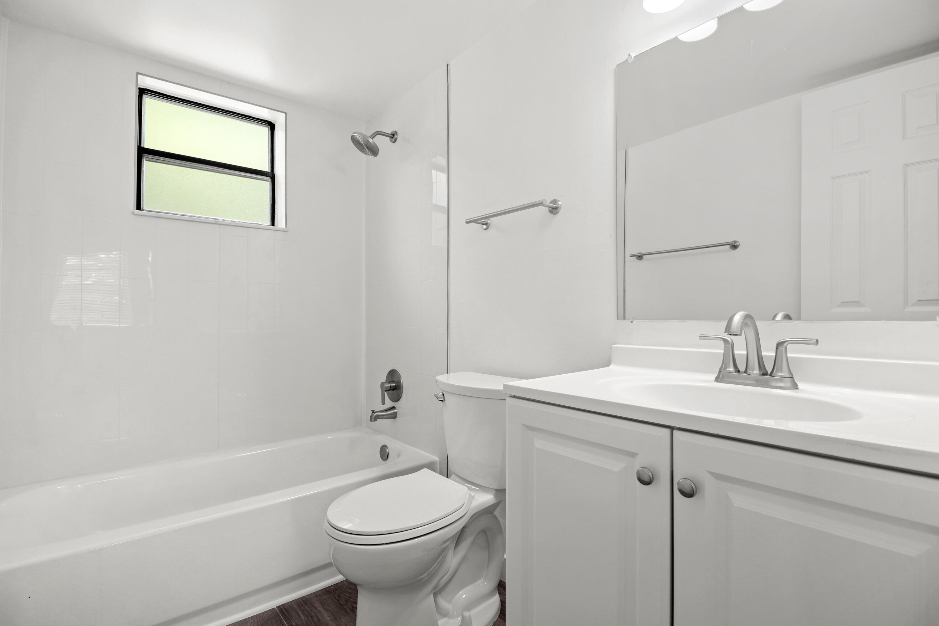 1041 Southeast Monterey Road, Unit 24 Stuart, FL 34994 - Photo 8 of 26 8-IMG_2533