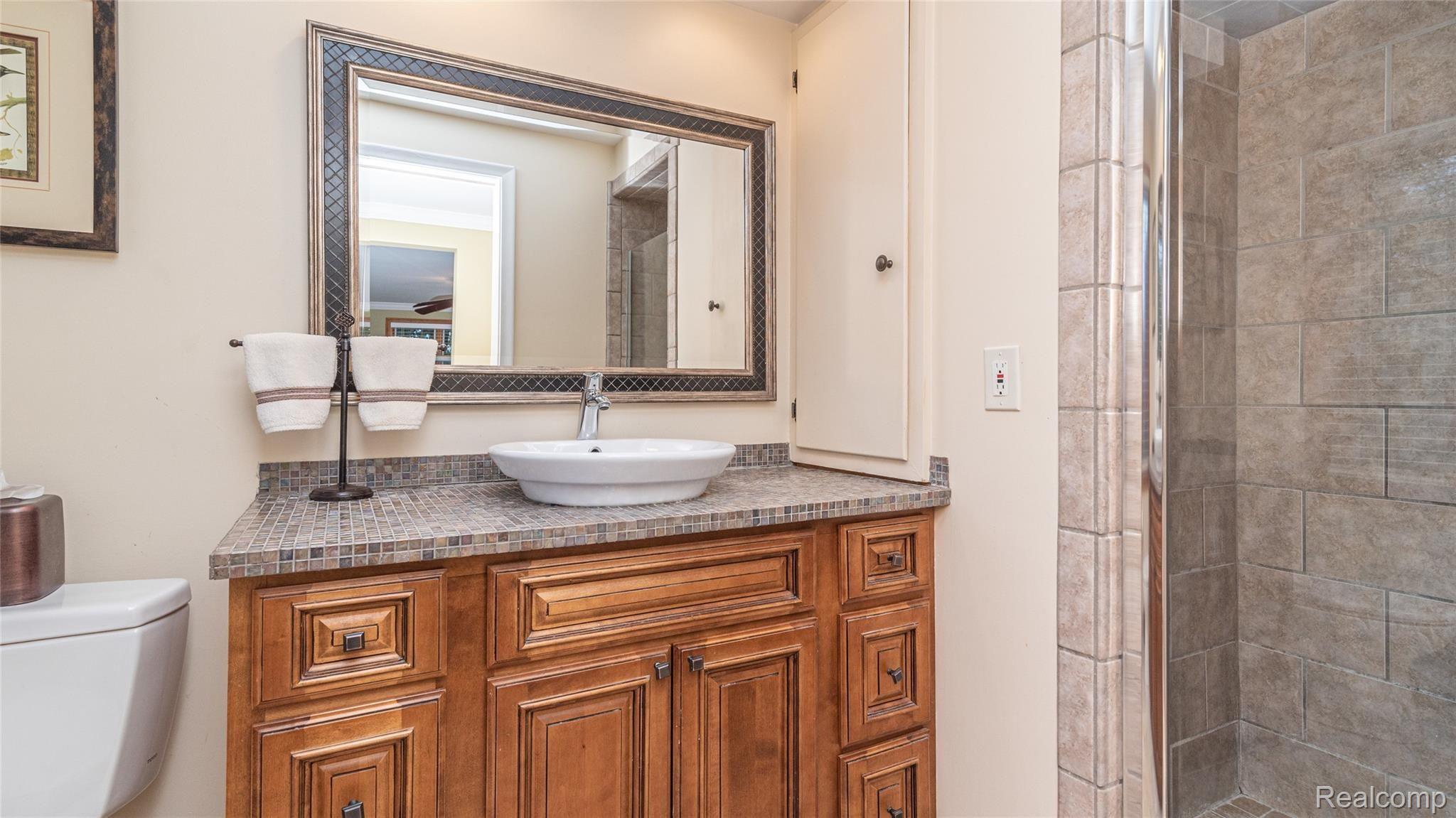 2460 Worcester Road West Bloomfield, MI 48323 - Photo 53 of 75 052_13.jpg